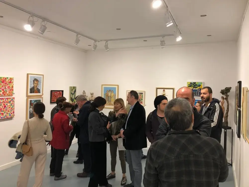 Akademililer Sanat Merkezi — Sergiler, Beyoğlu · fotoğraf 2