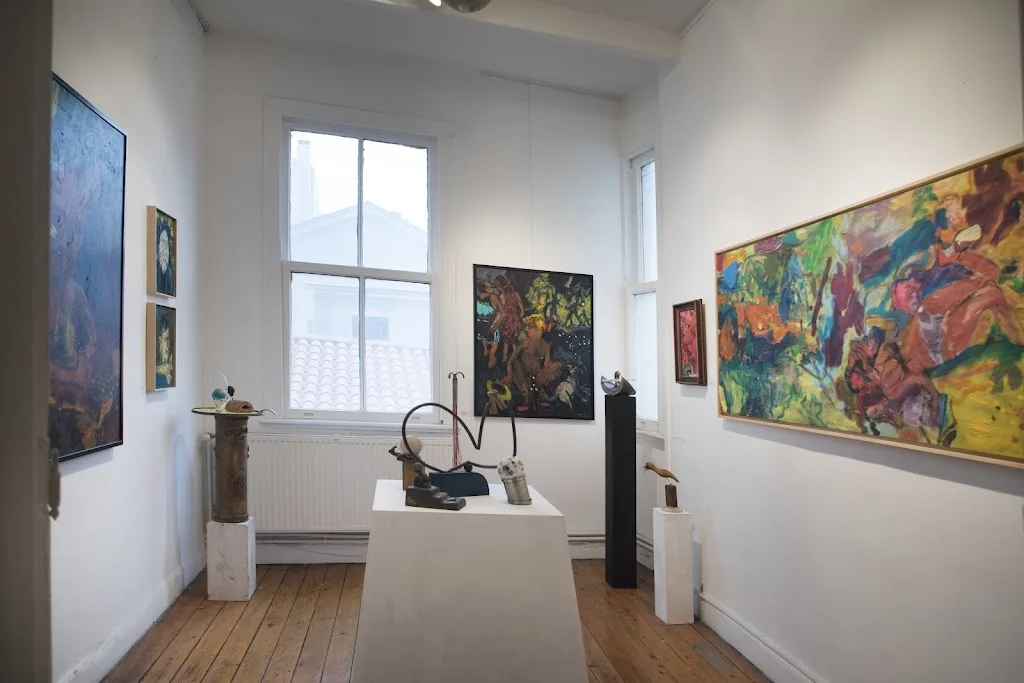 Galatea Sanat Galerisi — Sergiler, Beyoğlu · fotoğraf 1
