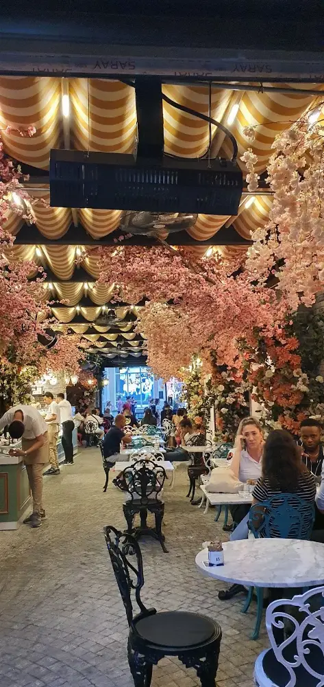Ziraat Bankası Tünel Sanat Galerisi — Sergiler, Beyoğlu · fotoğraf 2