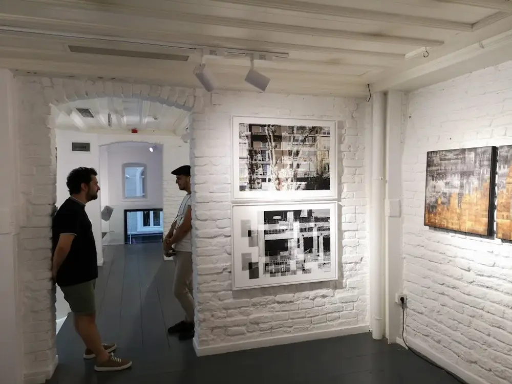 Galeri Bu — Sergiler, Beyoğlu · fotoğraf 3