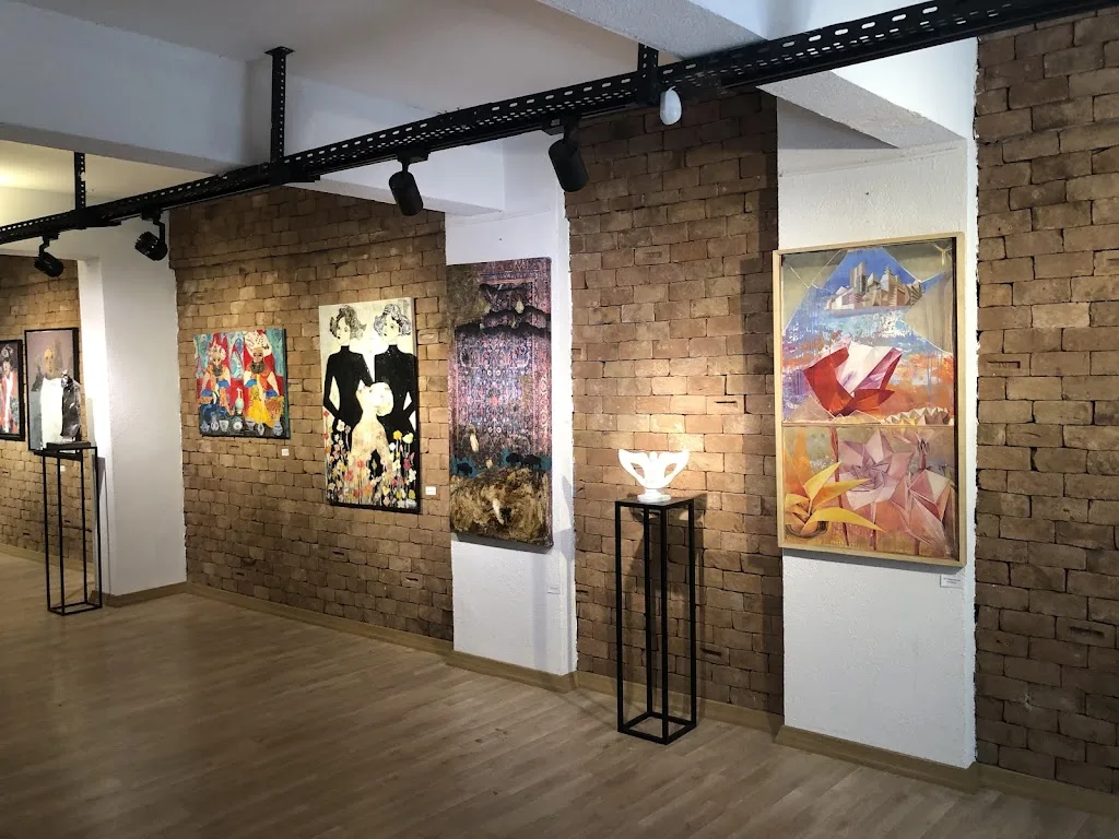 Gala Sanat Galerisi — Sergiler, Beyoğlu · fotoğraf 1