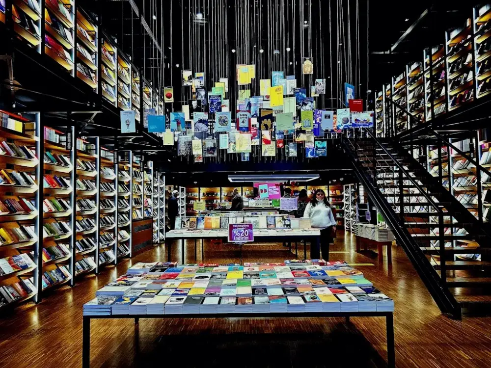 Yapı Kredi Kültür Sanat — Sergiler, Beyoğlu · fotoğraf 3