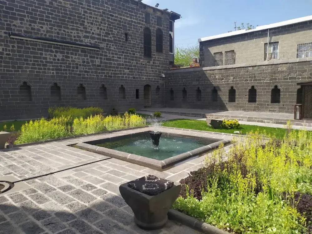 Cemil Paşa Konağı — Sergiler, Sur · fotoğraf 2