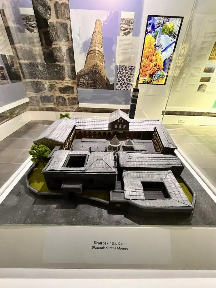 Diyarbakır Arkeoloji Müzesi — Sergiler, Sur · fotoğraf 4