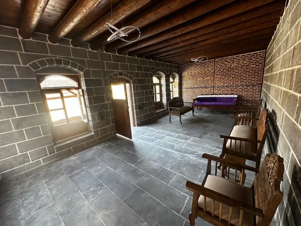Ditav Kültür ve Sanat Evi — Sergiler, Sur · fotoğraf 3