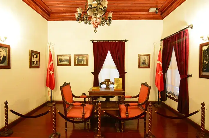 Adana Atatürk Evi Müzesi — Sergiler, Seyhan · fotoğraf 4