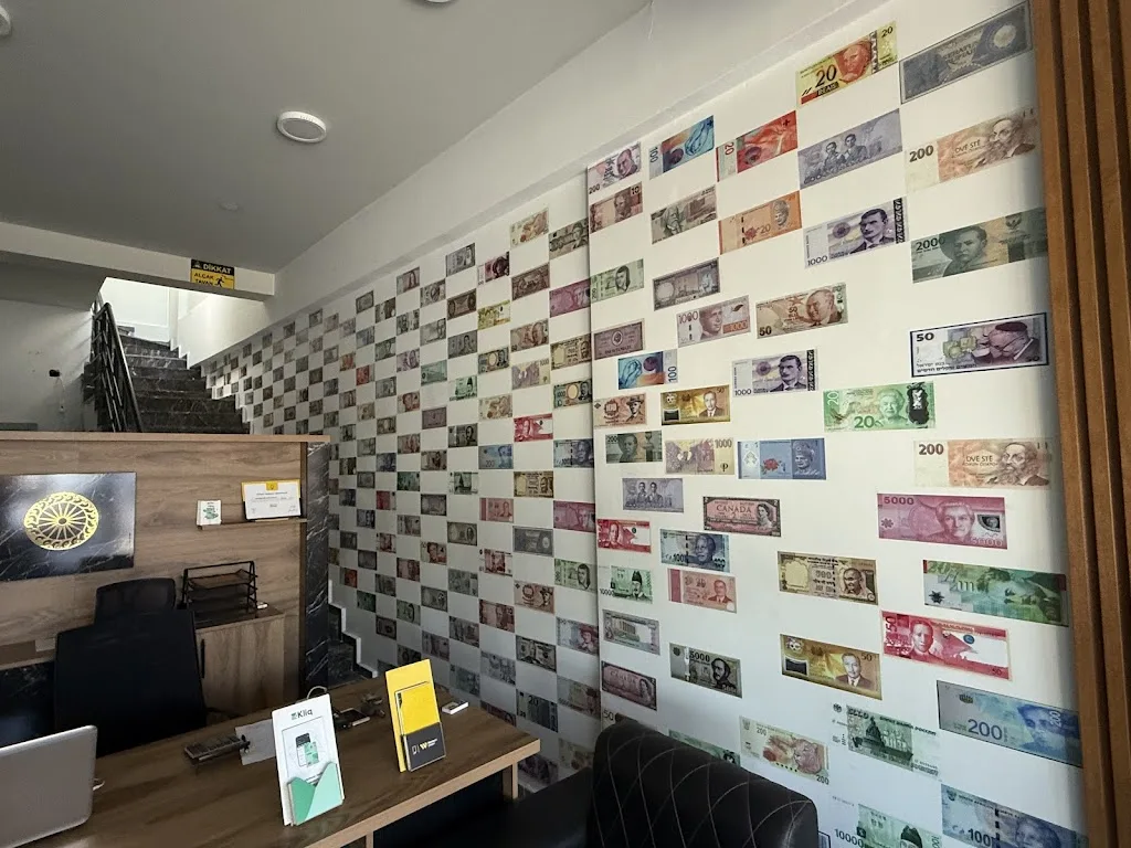 Western Union Altıntaş — Döviz Büroları, Aksu · fotoğraf 1