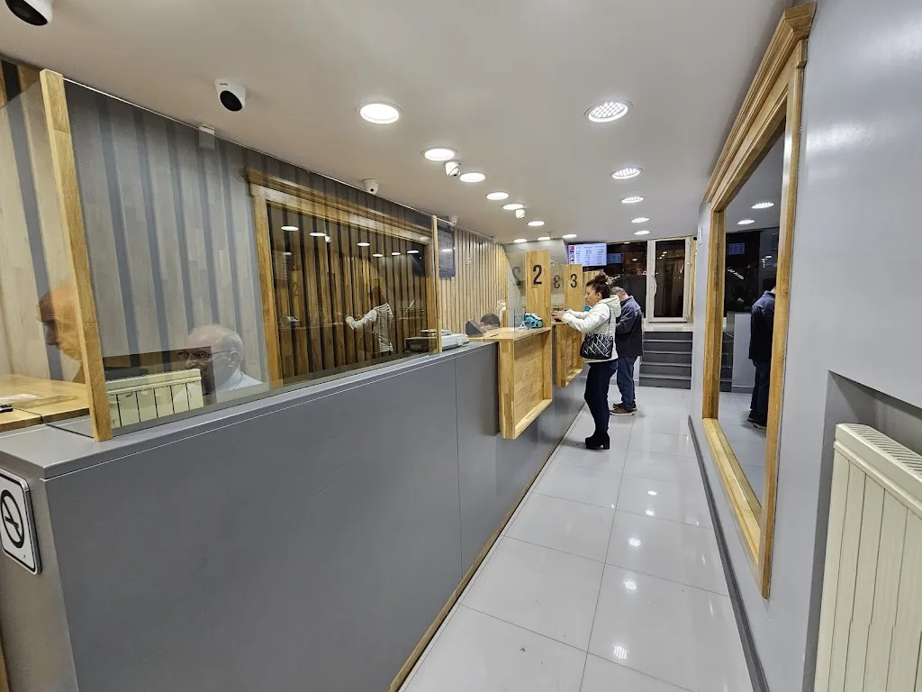 Akmazlar Döviz — Döviz Büroları, Merkez · fotoğraf 1