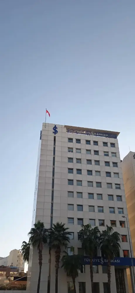 Türkiye İş Bankası Atatürk Bulvarı/Adana Şubesi — Bankalar, Seyhan · fotoğraf 3