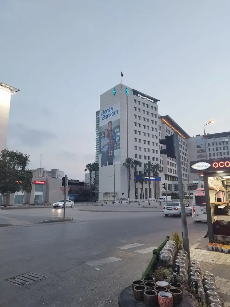 Türkiye İş Bankası Seyhan/Adana Şubesi — Bankalar, Seyhan · fotoğraf 3