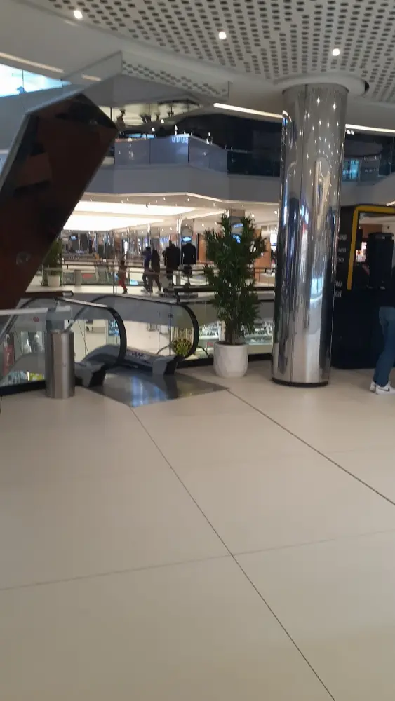 Zafer Plaza Alışveriş Merkezi — Döviz Büroları, Osmangazi · fotoğraf 3