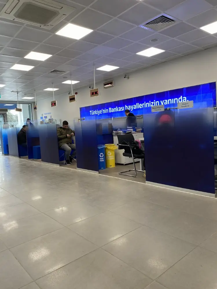 Türkiye İş Bankası Binevler/Edirne Şubesi — Bankalar, Merkez · fotoğraf 3