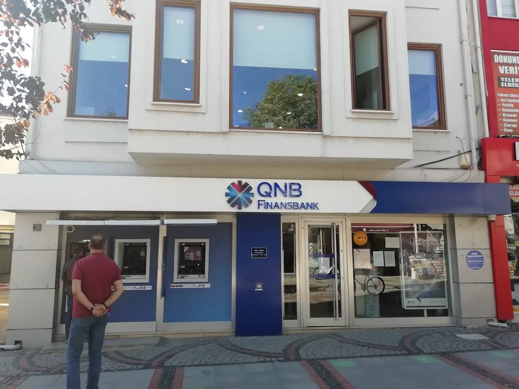 QNB Edirne Şubesi — Bankalar, Merkez · fotoğraf 1