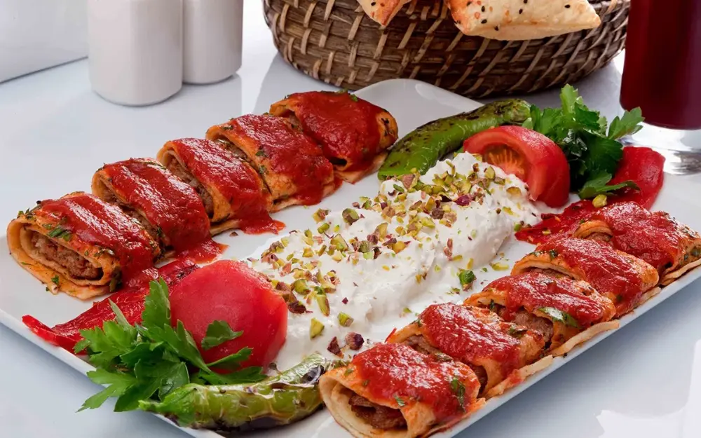 Münhasır Döner &amp; Kebap Beyoğlu — Türk Mutfağı, Beyoğlu · fotoğraf 2