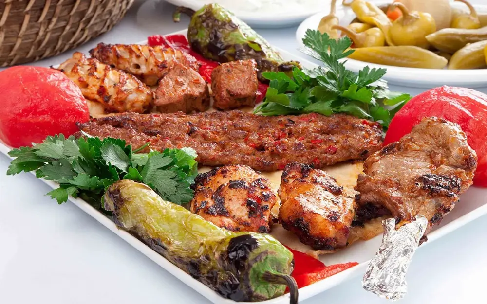 Münhasır Döner &amp; Kebap Beyoğlu — Türk Mutfağı, Beyoğlu · fotoğraf 3