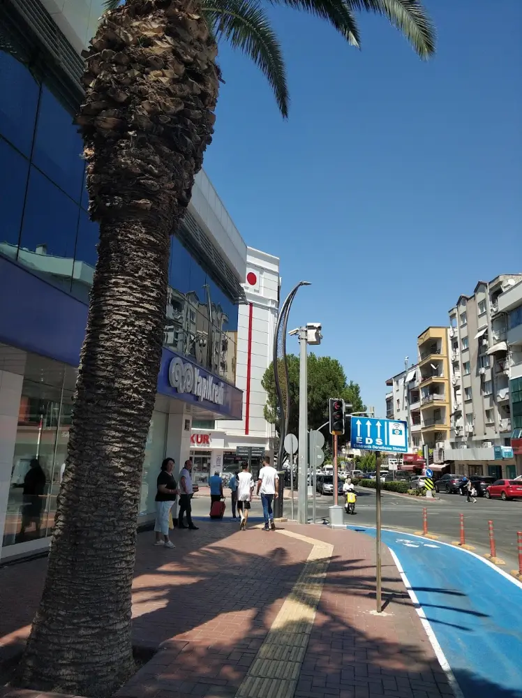 Yapı Kredi - Aliağa Şubesi — Bankalar, Aliağa · fotoğraf 2
