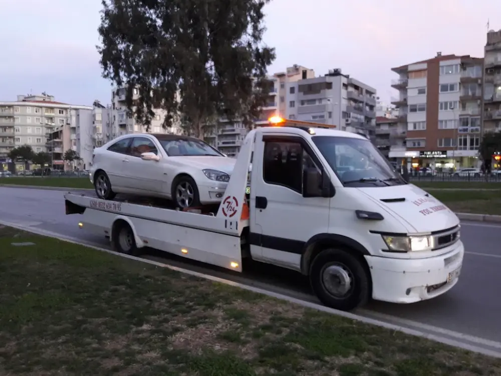Türkiye İş Bankası Balçova/İzmir Şubesi — Bankalar, Balçova · fotoğraf 3