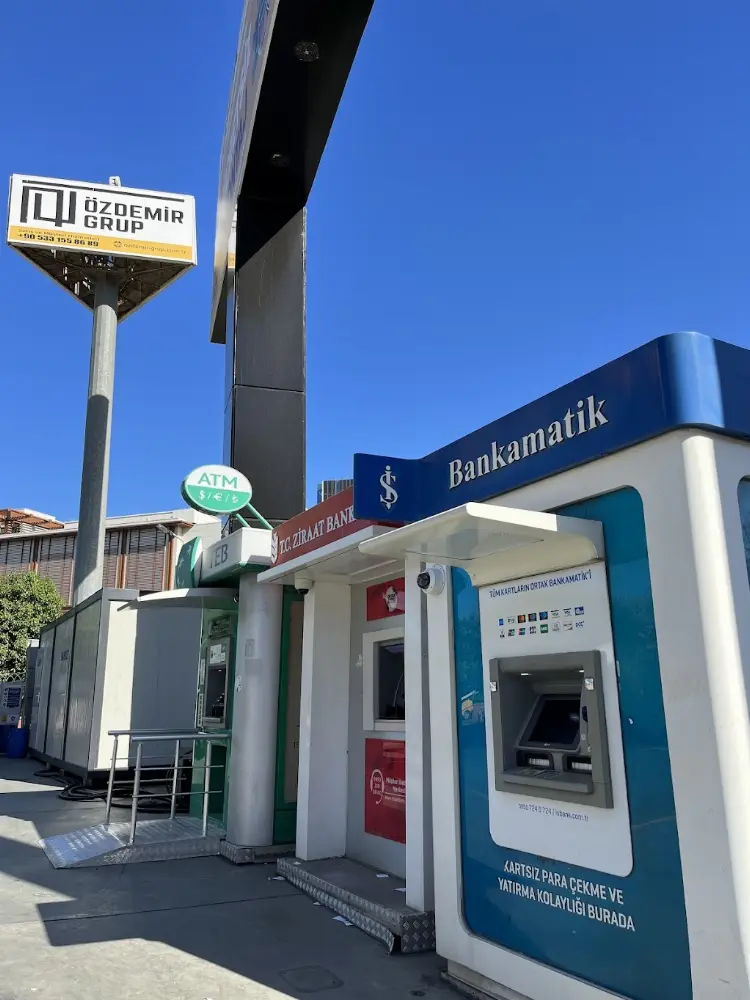 Türkiye İş Bankası Bankamatik — Bankalar, Balçova · fotoğraf 2