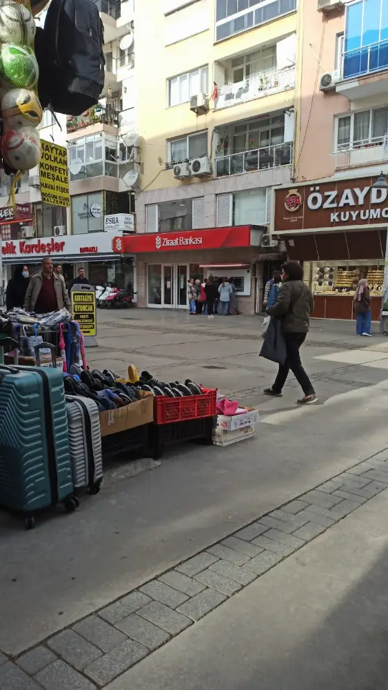 Ziraat Bankası Bayraklı/İzmir Şubesi — Bankalar, Bayraklı · fotoğraf 2