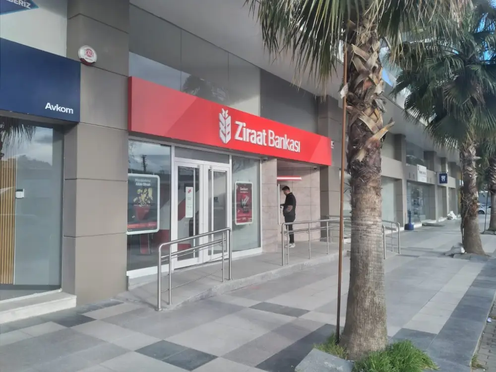 Ziraat Bankası Bayraklı/İzmir Şubesi — Bankalar, Bayraklı · fotoğraf 3