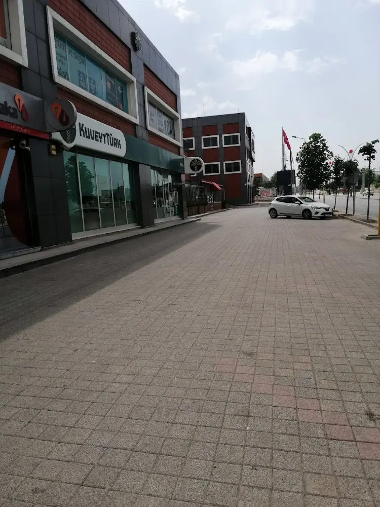 Kuveyt Türk - Bayraklı Şubesi — Bankalar, Bayraklı · fotoğraf 2