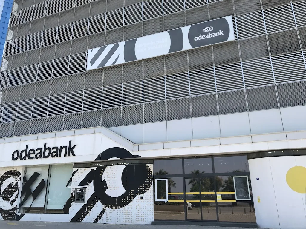 Odeabank - İzmir Kurumsal Ve Ticari Şubesi — Bankalar, Bayraklı · fotoğraf 1