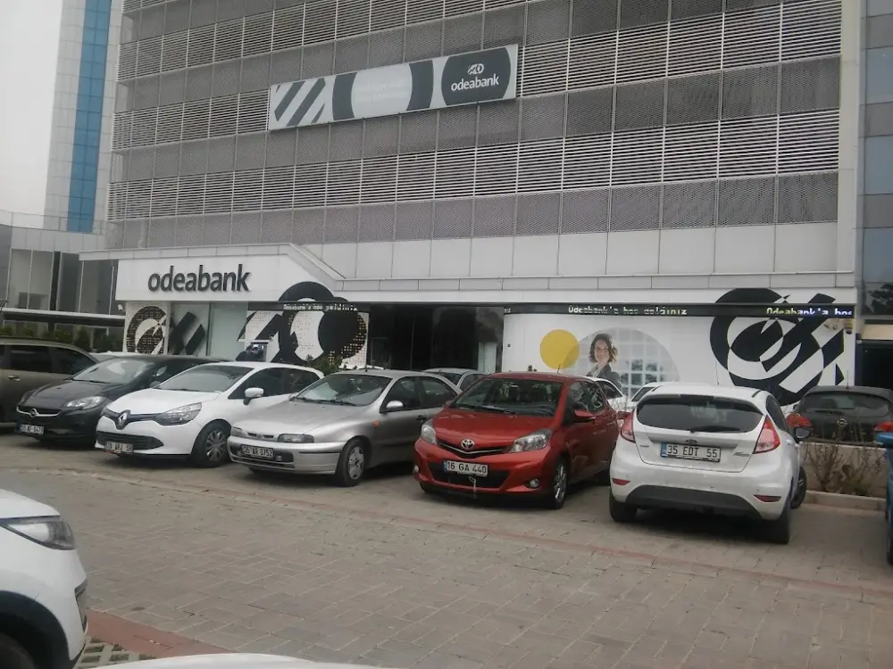 Odeabank - İzmir Kurumsal Ve Ticari Şubesi — Bankalar, Bayraklı · fotoğraf 2