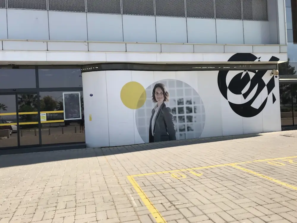 Odeabank - İzmir Kurumsal Ve Ticari Şubesi — Bankalar, Bayraklı · fotoğraf 3