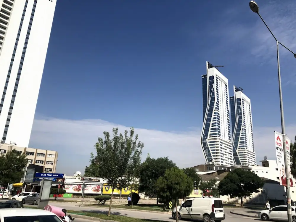 Türkiye İş Bankası Manavkuyu/İzmir Şubesi — Bankalar, Bayraklı · fotoğraf 3