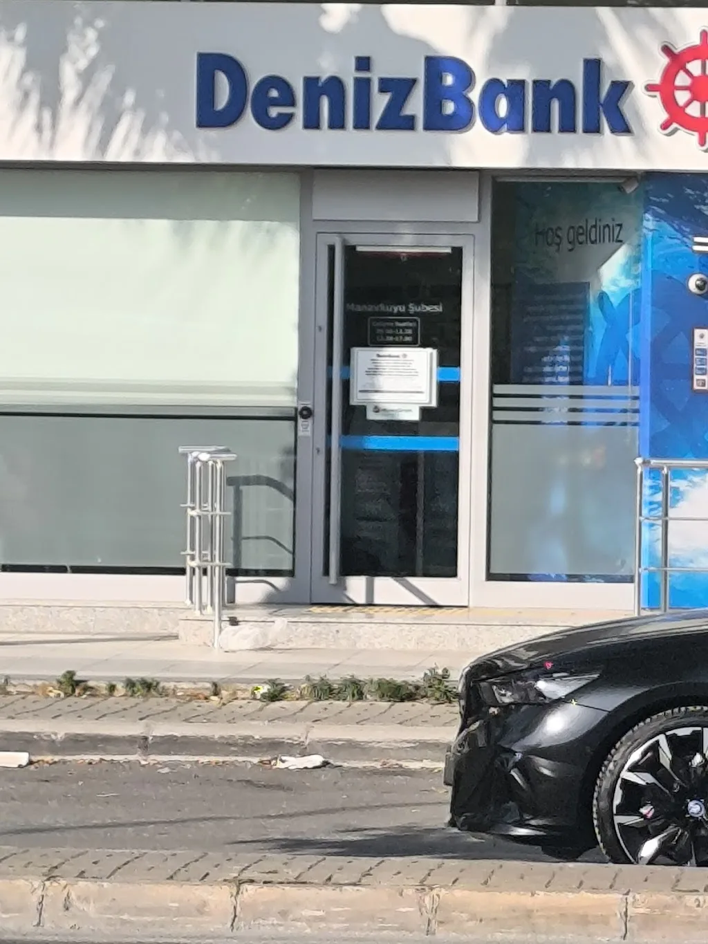DenizBank Manavkuyu Şubesi — Bankalar, Bayraklı · fotoğraf 1