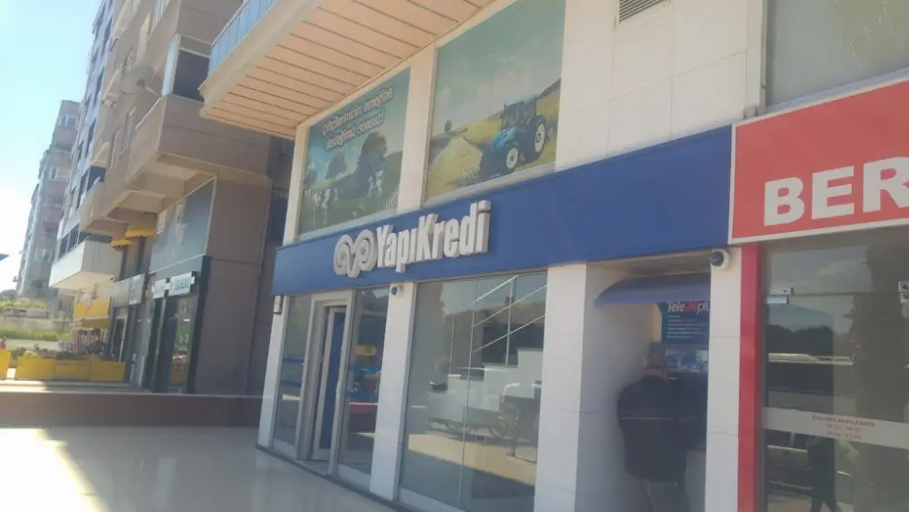 Yapı Kredi Bankası - Bergama Şubesi — Bankalar, Bergama · fotoğraf 2