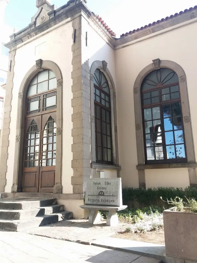 Halkbank Bergama Şubesi — Bankalar, Bergama · fotoğraf 3
