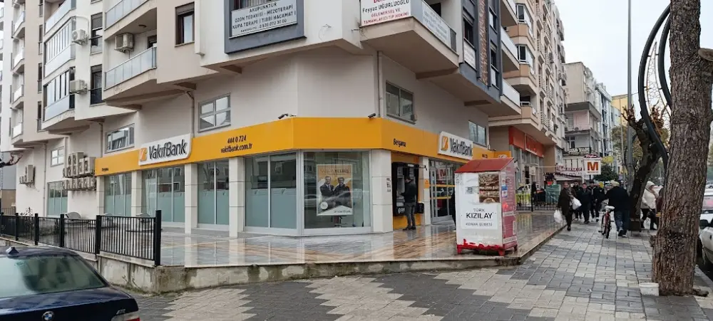 VakıfBank Bergama Şubesi — Bankalar, Bergama · fotoğraf 2
