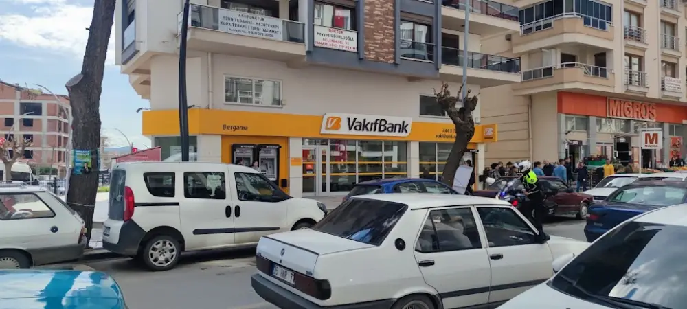 VakıfBank Bergama Şubesi — Bankalar, Bergama · fotoğraf 3
