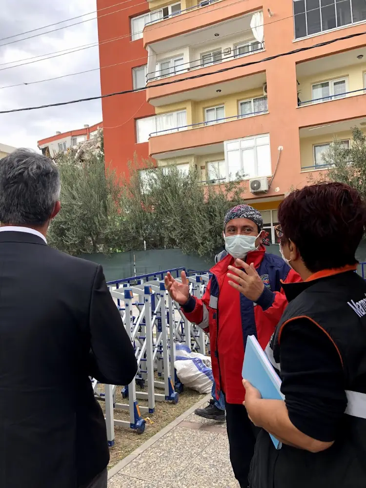 VakıfBank Bayraklı Şubesi — Bankalar, Bayraklı · fotoğraf 4