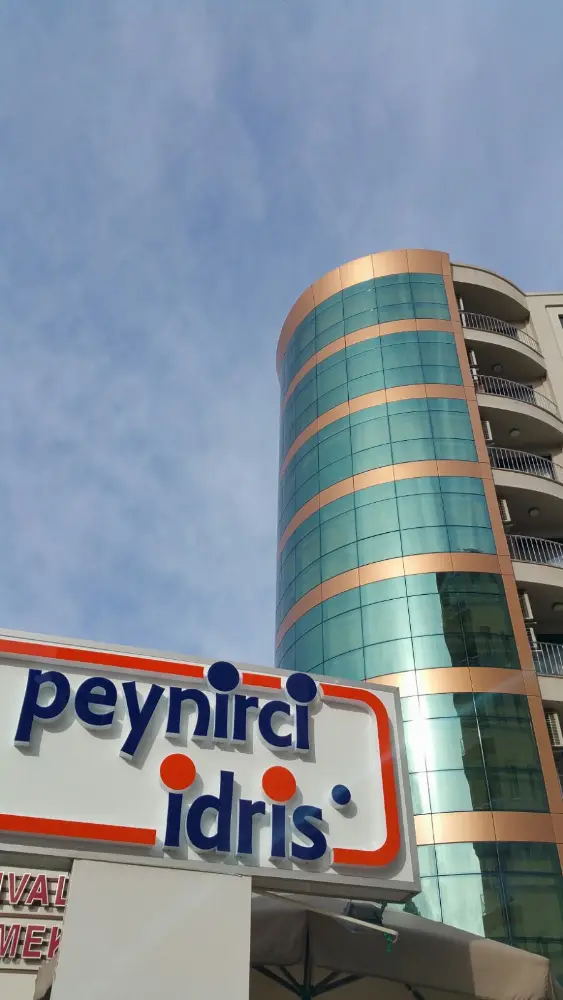 VakıfBank Manavkuyu Şubesi — Bankalar, Bayraklı · fotoğraf 2