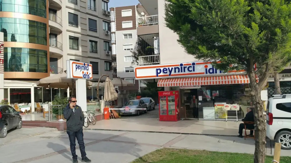 VakıfBank Manavkuyu Şubesi — Bankalar, Bayraklı · fotoğraf 3