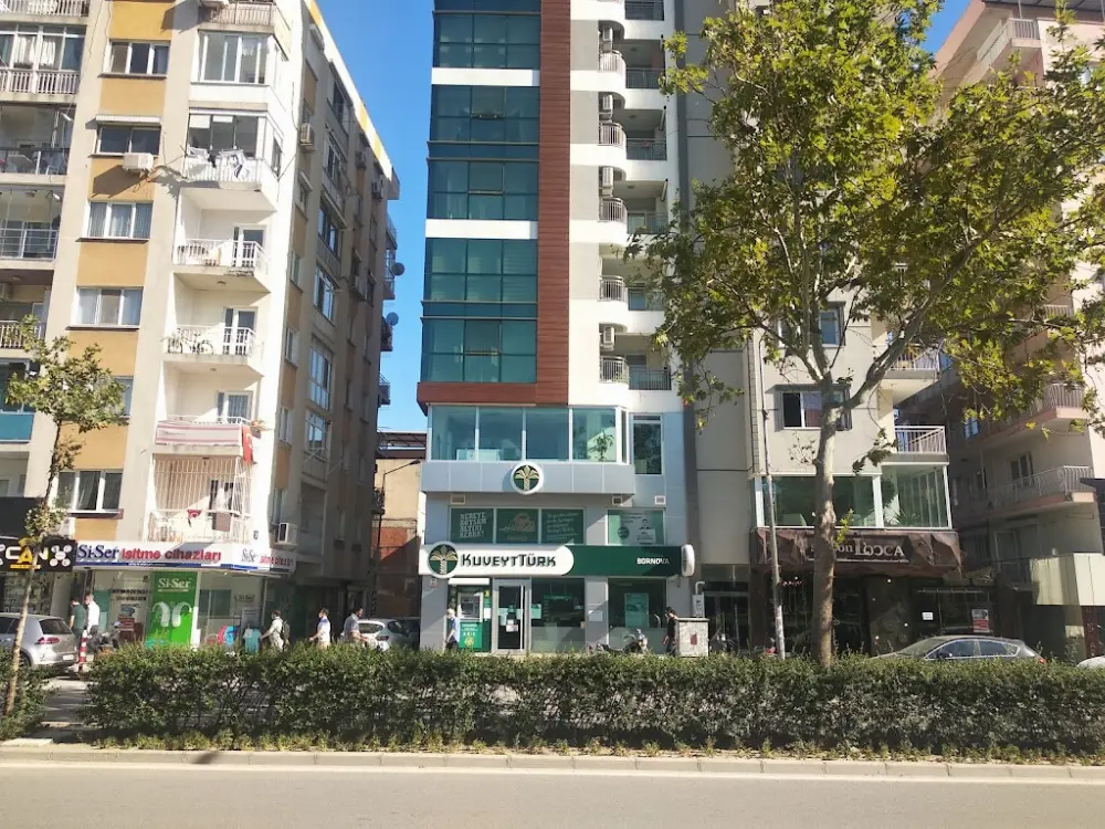 Kuveyt Türk Bornova Şubesi — Bankalar, Bornova · fotoğraf 2