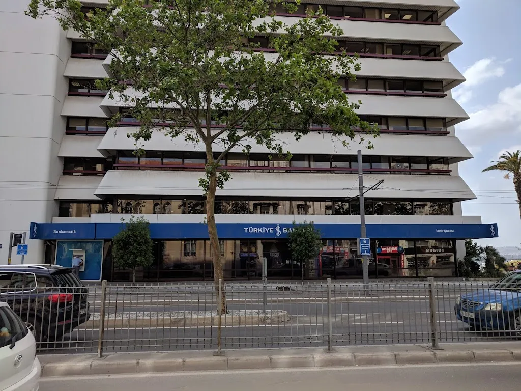 Halkbank İzmir 1. Bölge Koordinatörlüğü — Bankalar, Bayraklı · fotoğraf 1
