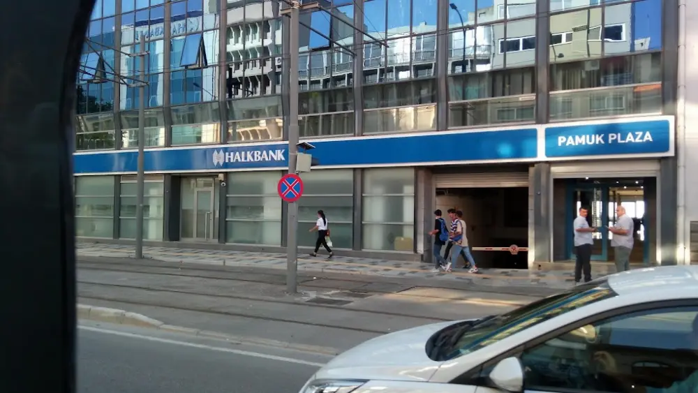 Halkbank İzmir 1. Bölge Koordinatörlüğü — Bankalar, Bayraklı · fotoğraf 2