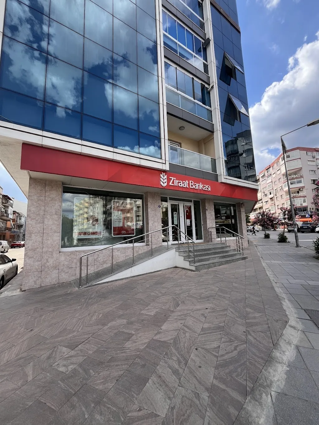 Ziraat Bankası Bornova Ata/İzmir Şubesi — Bankalar, Bornova · fotoğraf 1