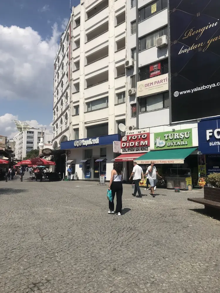 Yapı Kredi - Bornova Şubesi — Bankalar, Bornova · fotoğraf 4