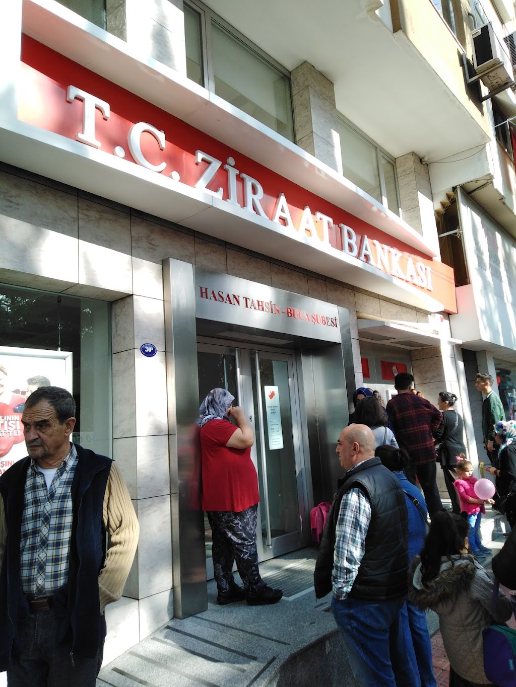 Ziraat Bankası Hasan Tahsin-Buca/İzmir Şubesi