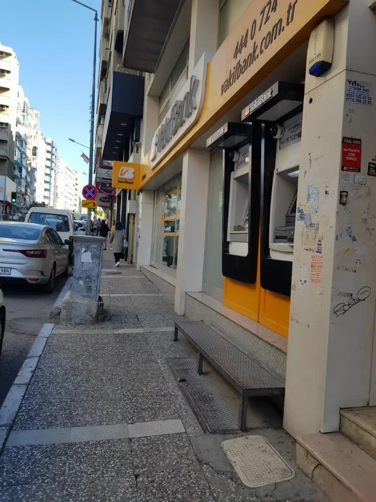 VakıfBank Bornova Şubesi — Bankalar, Bornova · fotoğraf 2