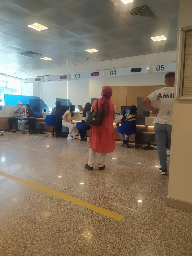 Yapı Kredi - Buca Şubesi — Bankalar, Buca · fotoğraf 4