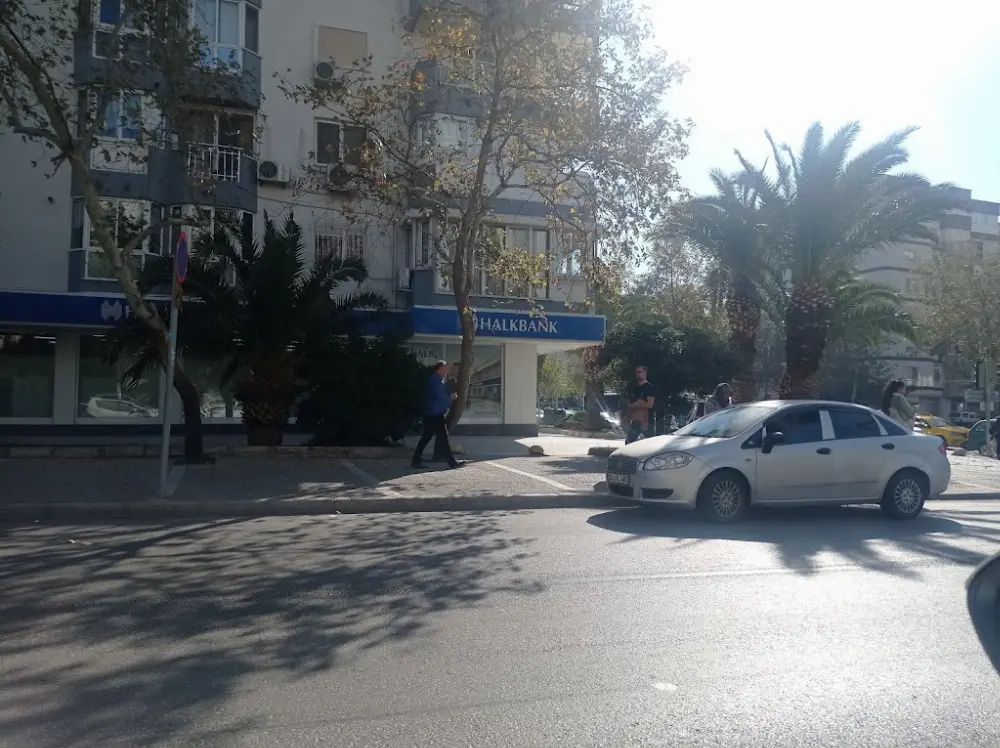 Halkbank Bornova Şubesi — Bankalar, Bornova · fotoğraf 2