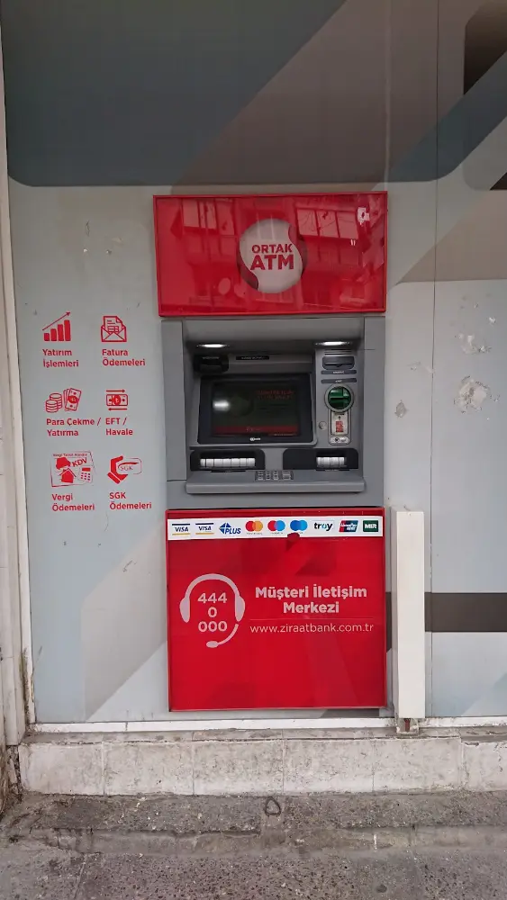 Ziraat Bankası Menderes Caddesi/İzmir Şubesi — Bankalar, Buca · fotoğraf 2