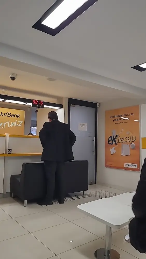 VakıfBank Buca Şubesi — Bankalar, Buca · fotoğraf 3