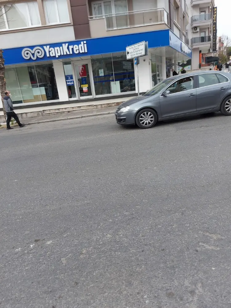 Yapı Kredi - Buca Menderes Caddesi Şubesi — Bankalar, Buca · fotoğraf 2