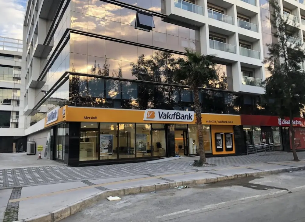 VakıfBank Bornova Mersinli Şubesi — Bankalar, Bornova · fotoğraf 2